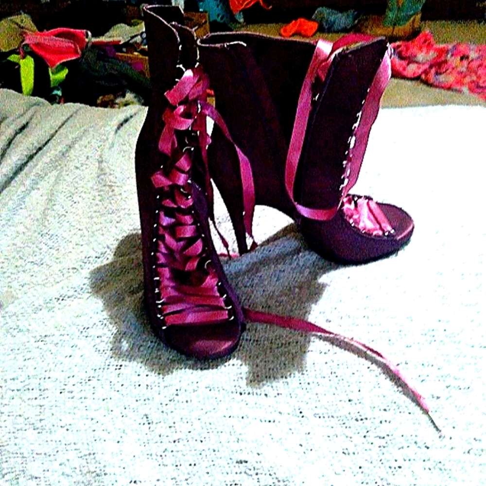 Purple silk Steve madden hees